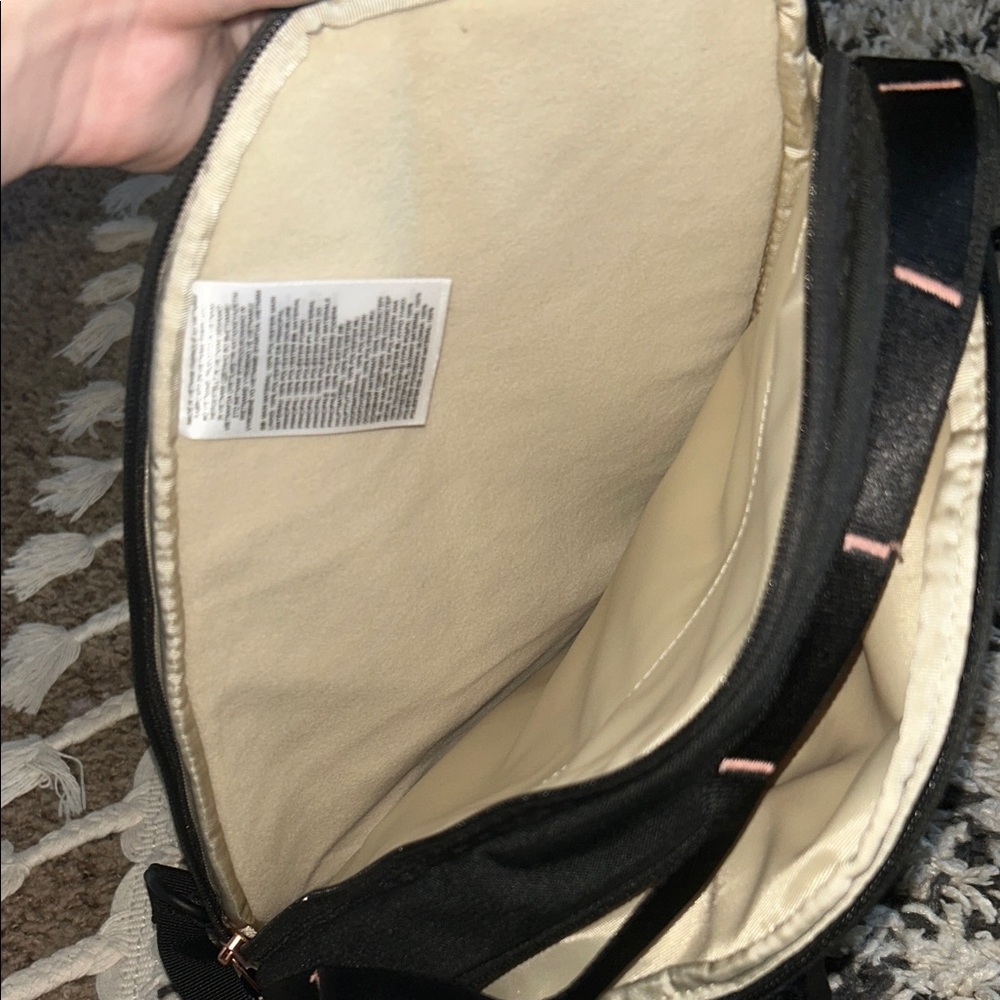 The North Face Isabella Sling Backpack - Picture 4 of 5